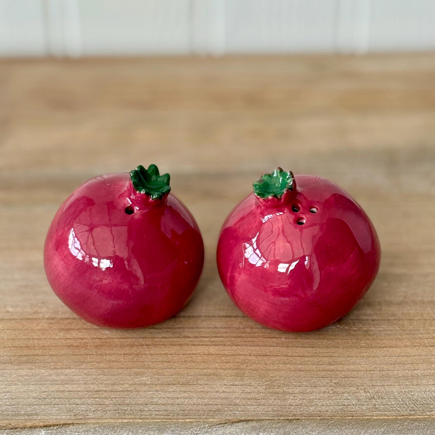 Ceramic Pomegranate Salt and Pepper Shaker Pots | Cute Ceramic Fruit Condiment Set | Unique Kitchen Decor