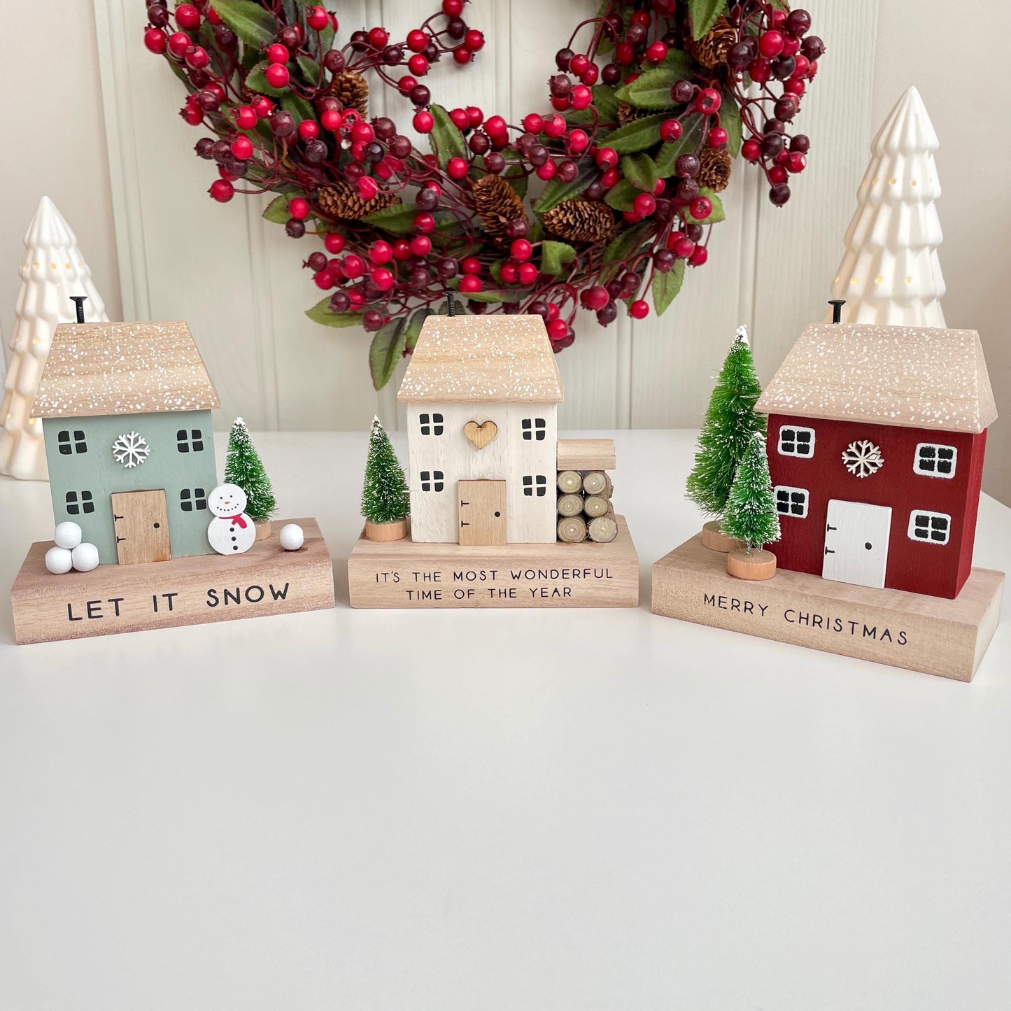 Wooden Christmas House Block 'Let it Snow'