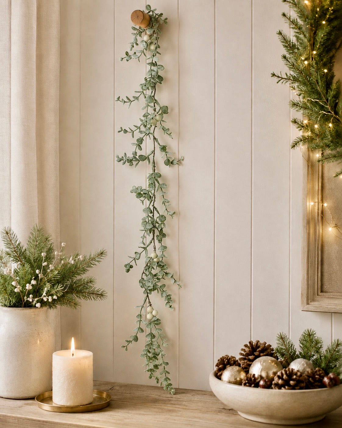 Christmas Frosted White Berry Mistletoe Garland