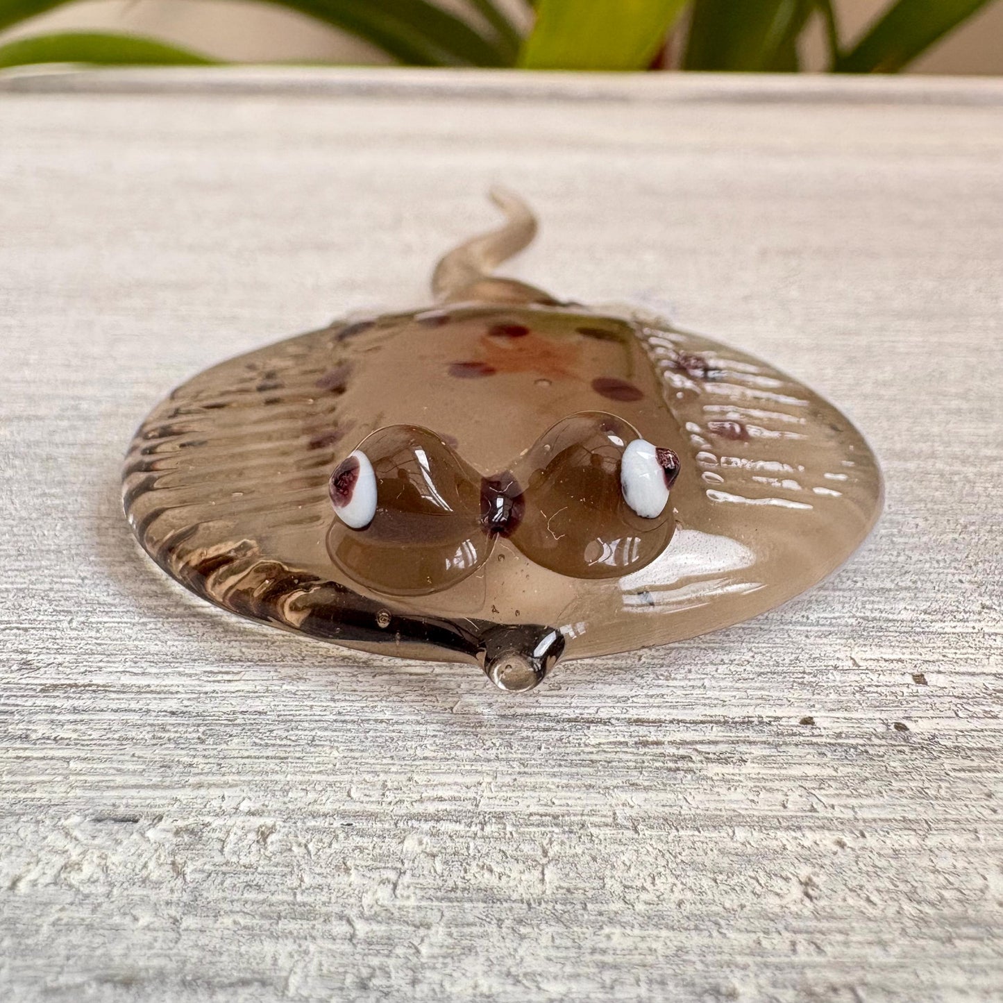 Miniature Glass Stingray Figurine Collectable Ornament with White Box